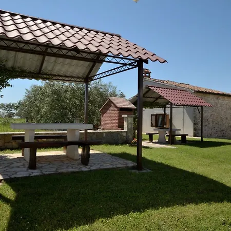 Mariano *